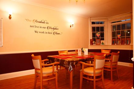 Hazelwood Gardens Nursing Home dining area